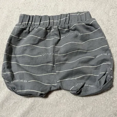 Très beau short pour garçon 